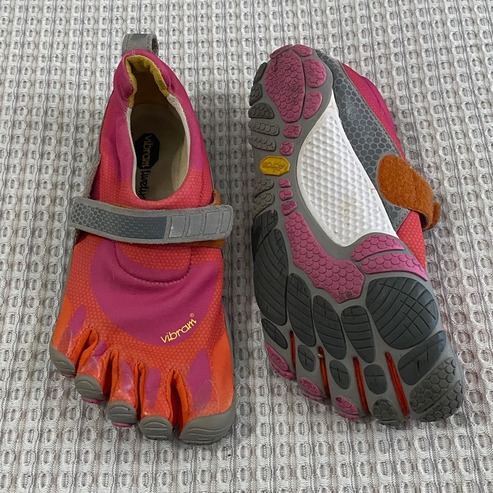 Vibram Women's FiveFingers Pink and Orange Athletic Shoes